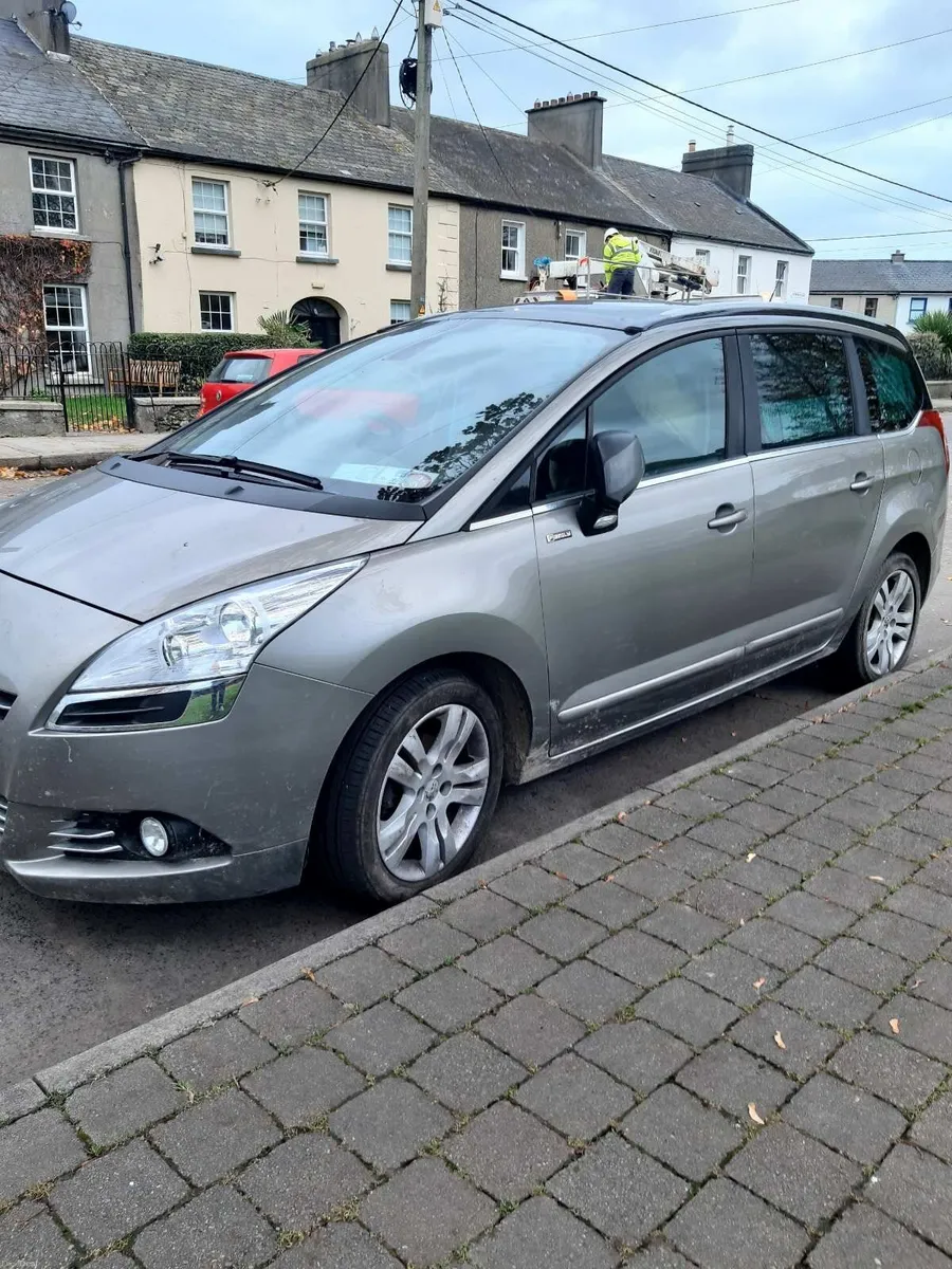Peugeot 5008 2013 - Image 4