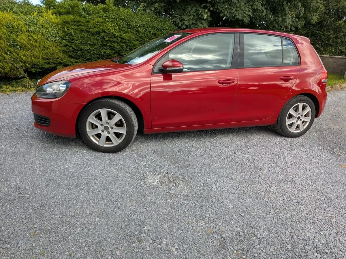 Volkswagen Golf 2011 - Image 2