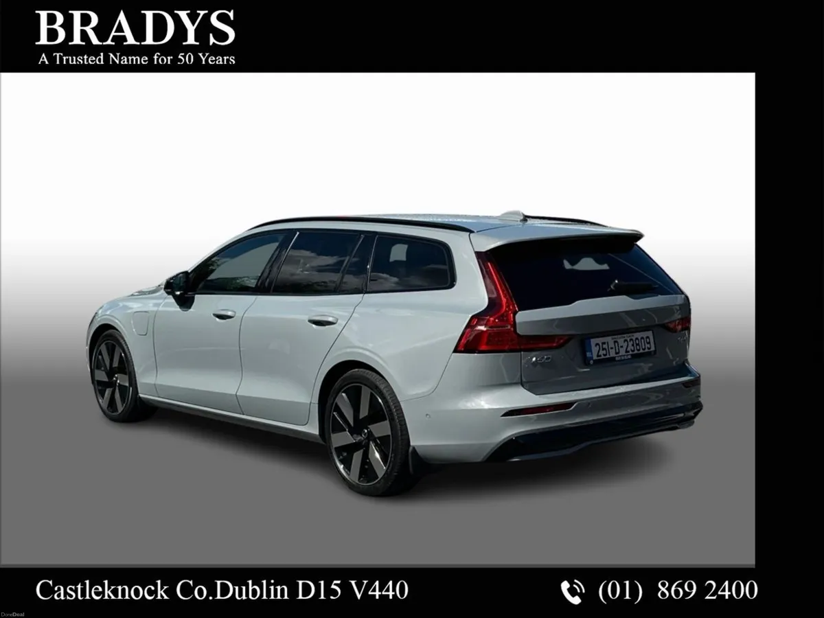 Volvo V60 PHEV T6 (350hp) Plus Dark AWD - Image 4