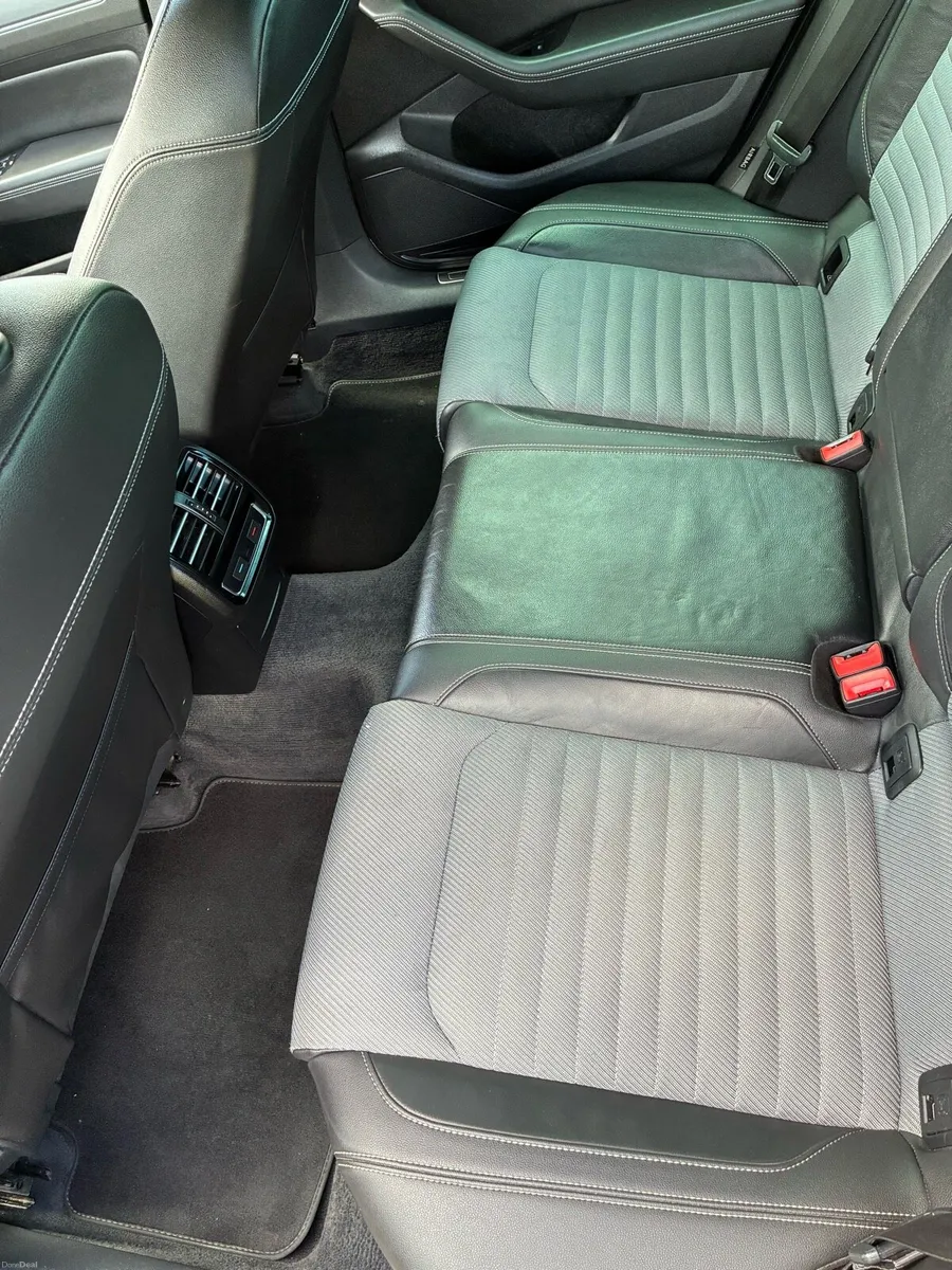 Car - Image 5