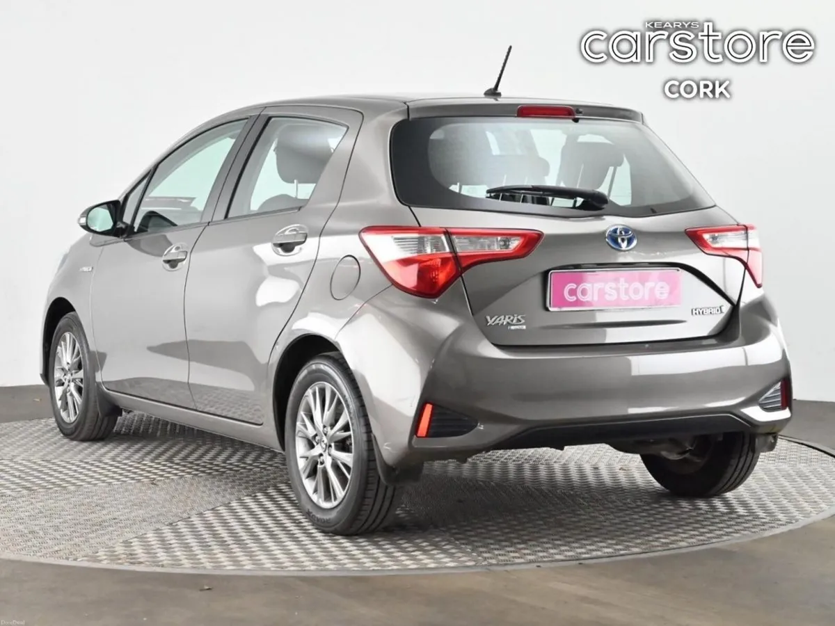 Toyota Yaris Hybrid Luna Auto - Image 3