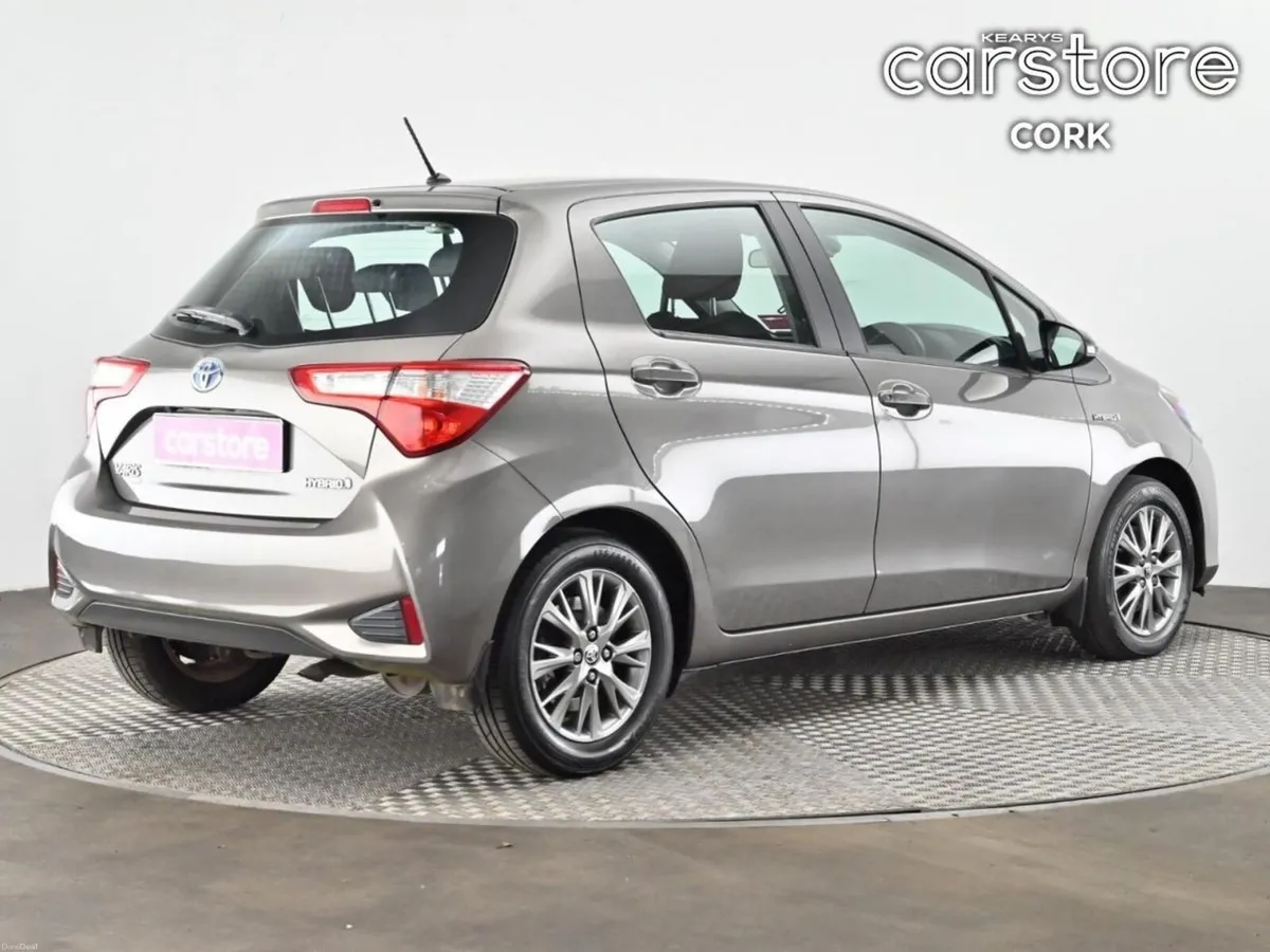 Toyota Yaris Hybrid Luna Auto - Image 5