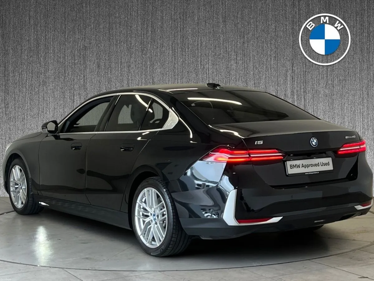 BMW i5 eDrive40 Sport Edition - Image 2