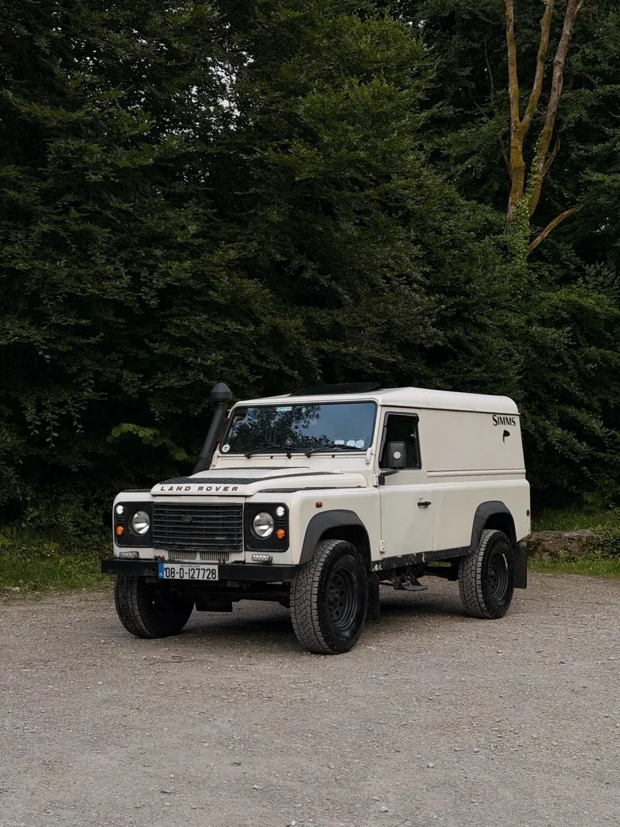 Land Rover Defender 2008 - Image 1