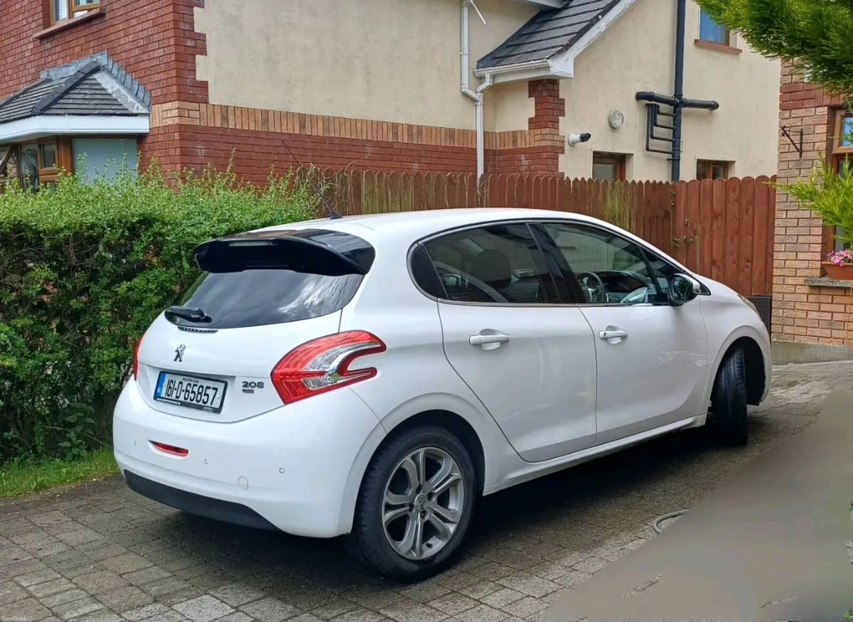 Car - Image 2