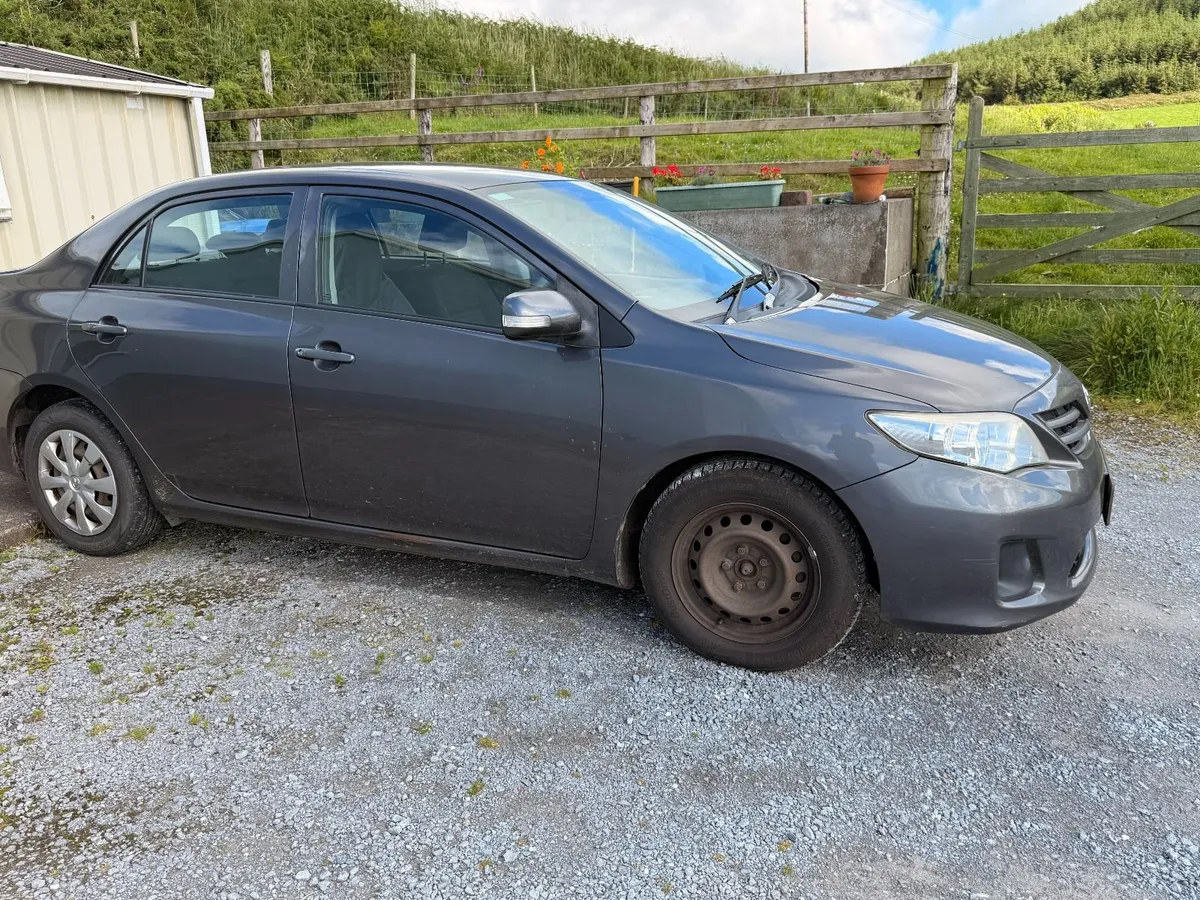 Toyota Corolla 2010 - Image 2