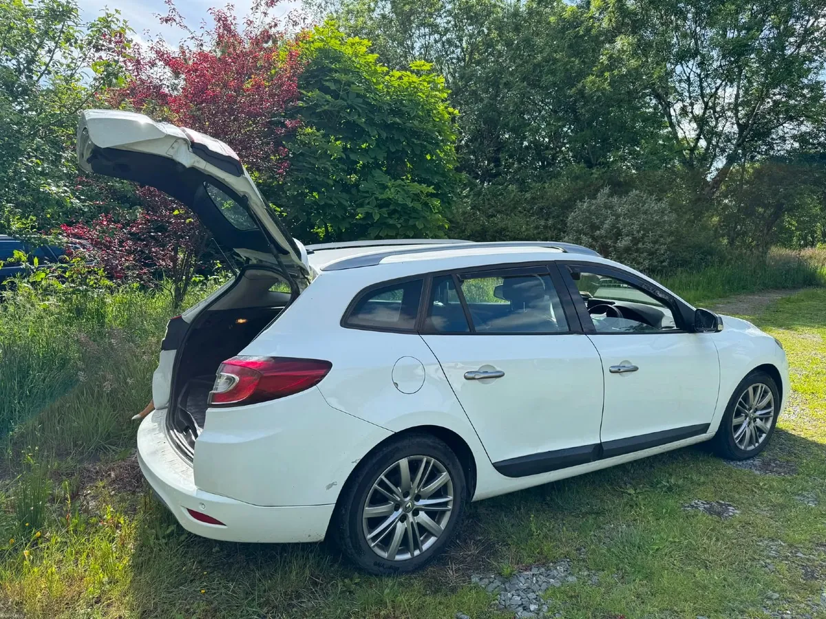 Renault Megane 2011 - Image 2