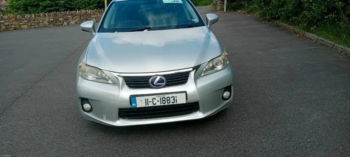 2011.lexus Ct200h hybrid auto - Image 1