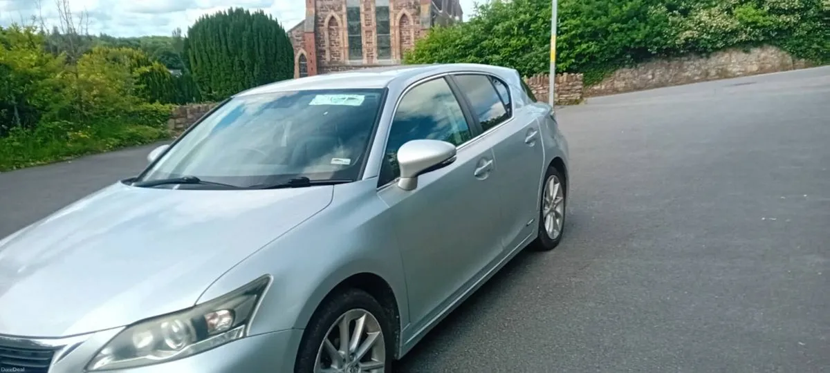 2011.lexus Ct200h hybrid auto - Image 2