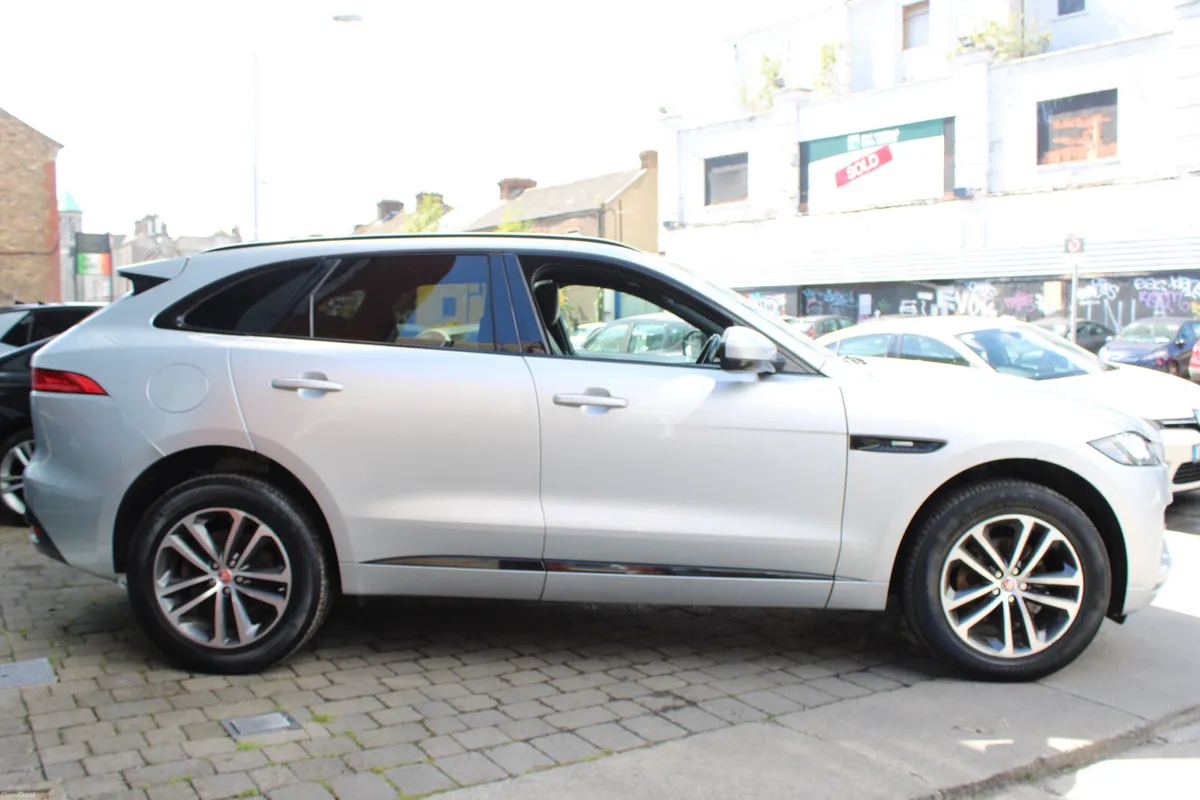 F-PACE 2.0L R-SPORT AUTO 180BHP PANROOF NEW NCT - Image 4