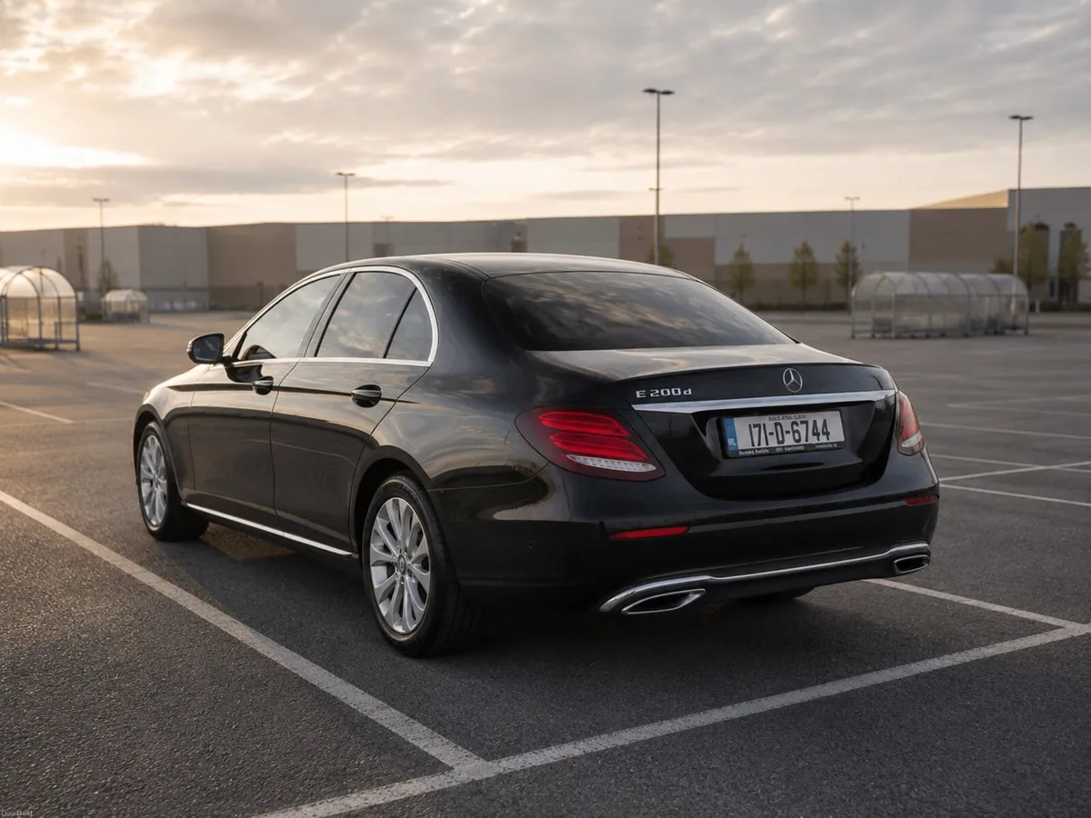 Mercedes Benz E-class 200d low mileage - Image 5