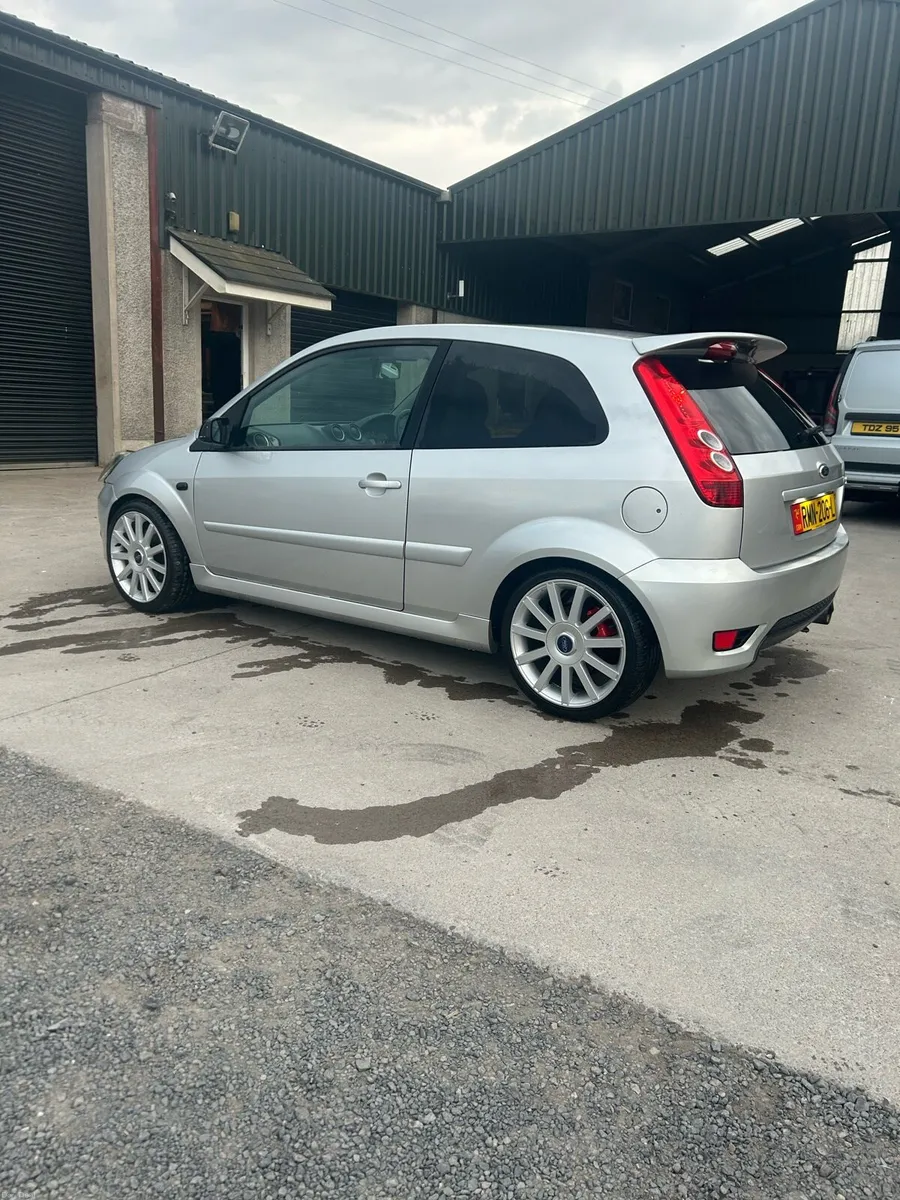 Ford  fiesta - Image 1