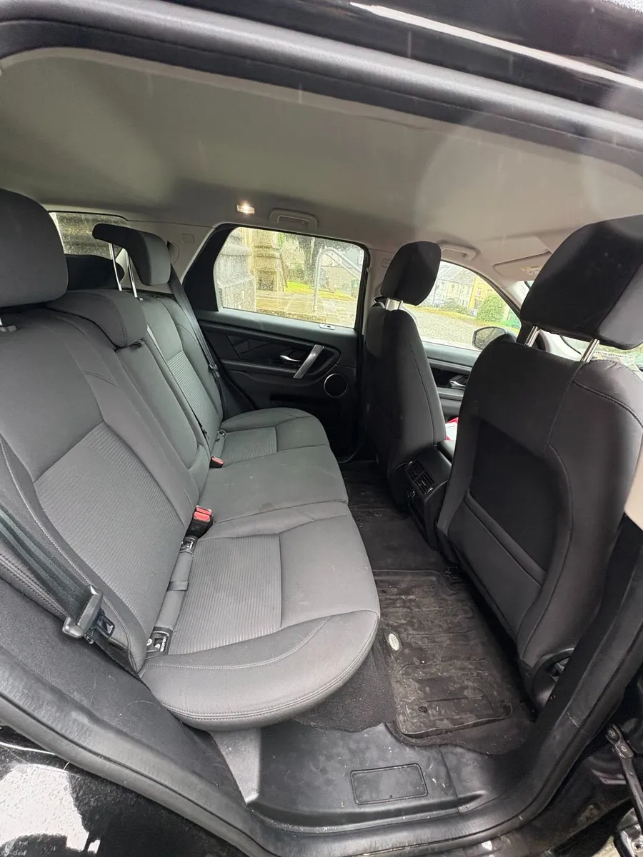 Land Rover Discovery Sport 2020 - Image 2