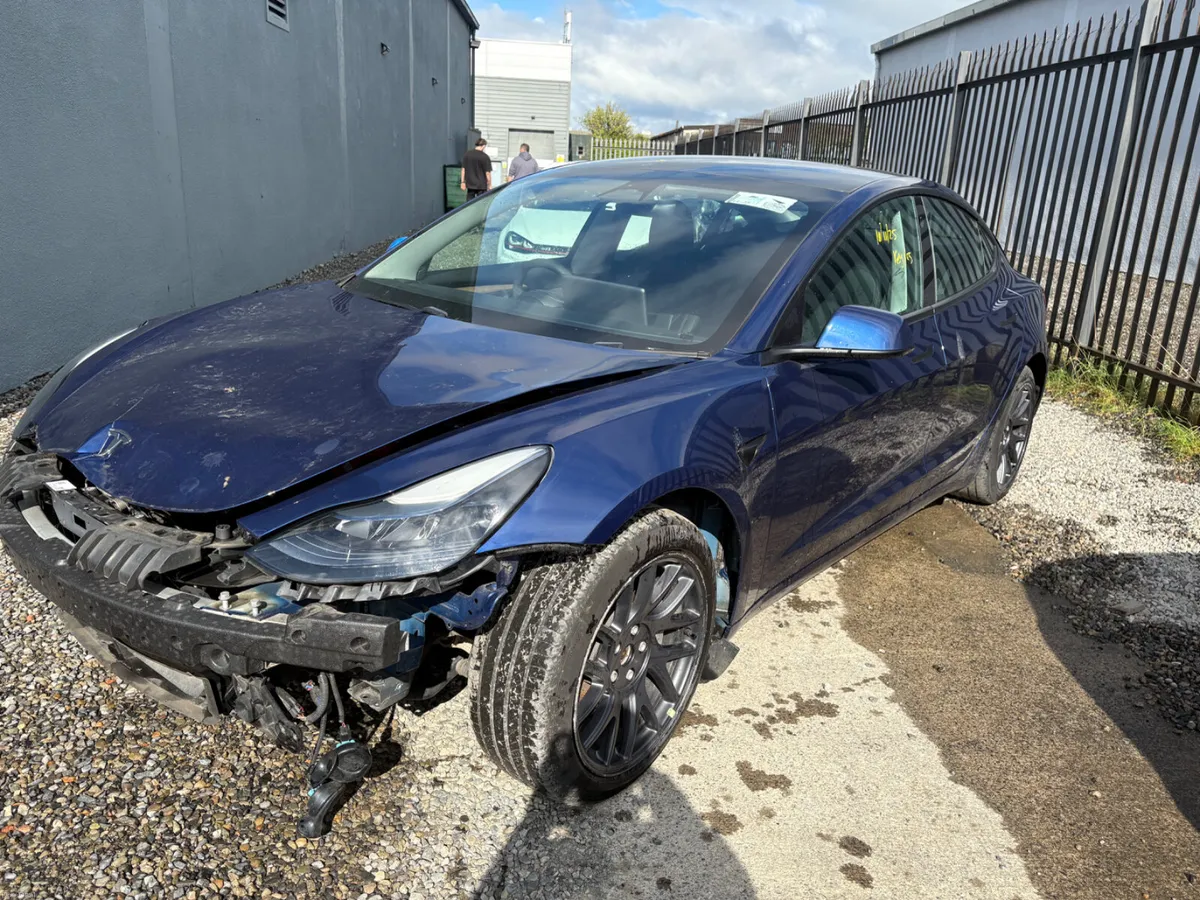 Tesla Model 3 Needs bumper wing and bonnet - Image 4