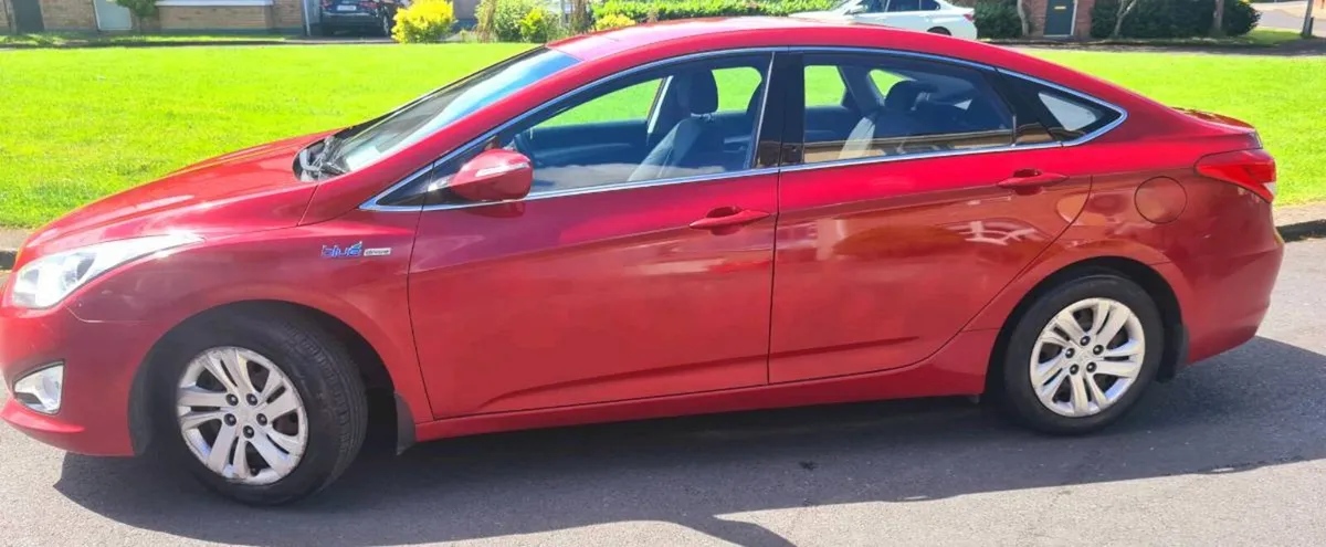 Hyundai i40  Style Blue Drive - Image 2
