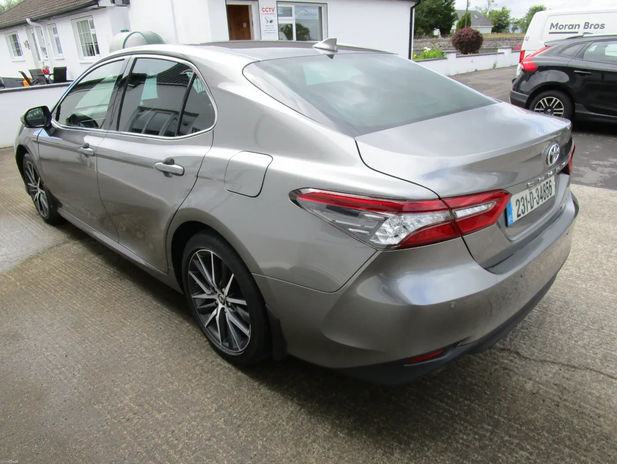 Toyota Camry 2023 - Image 4
