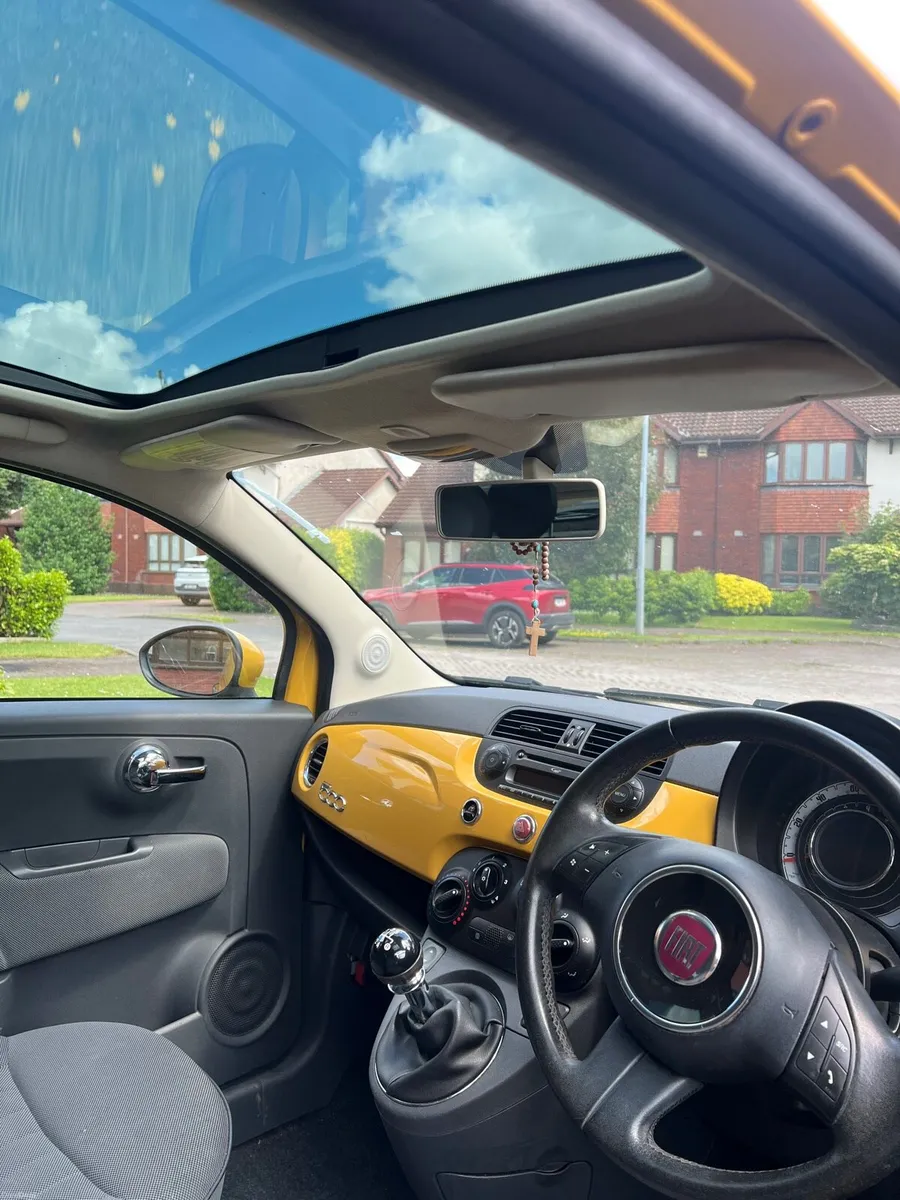 2013 Fiat 500 1.2 Lounge petrol- yellow- Stylish - Image 4