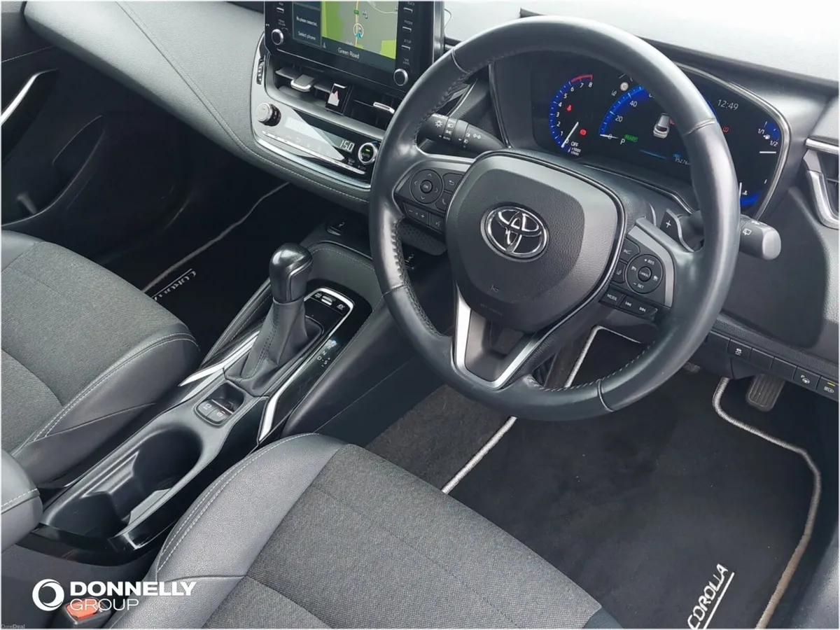 Toyota Corolla Touring Sport Design - Image 2