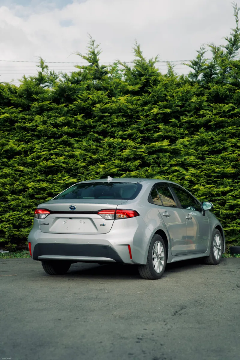Toyota Corolla 1.8 Hybrid 2021 - Image 3