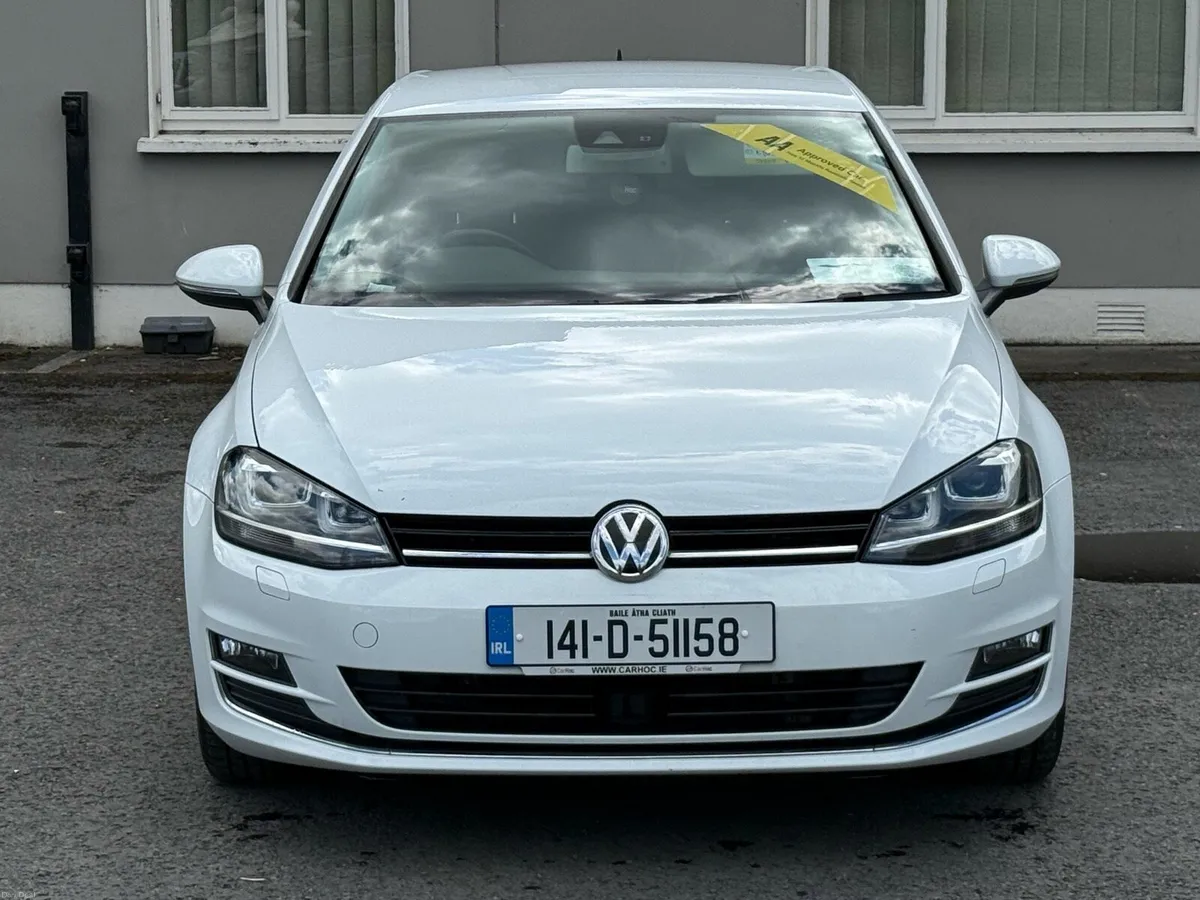 VW GOLF AUTOMATIC & LOW KMS - Image 1