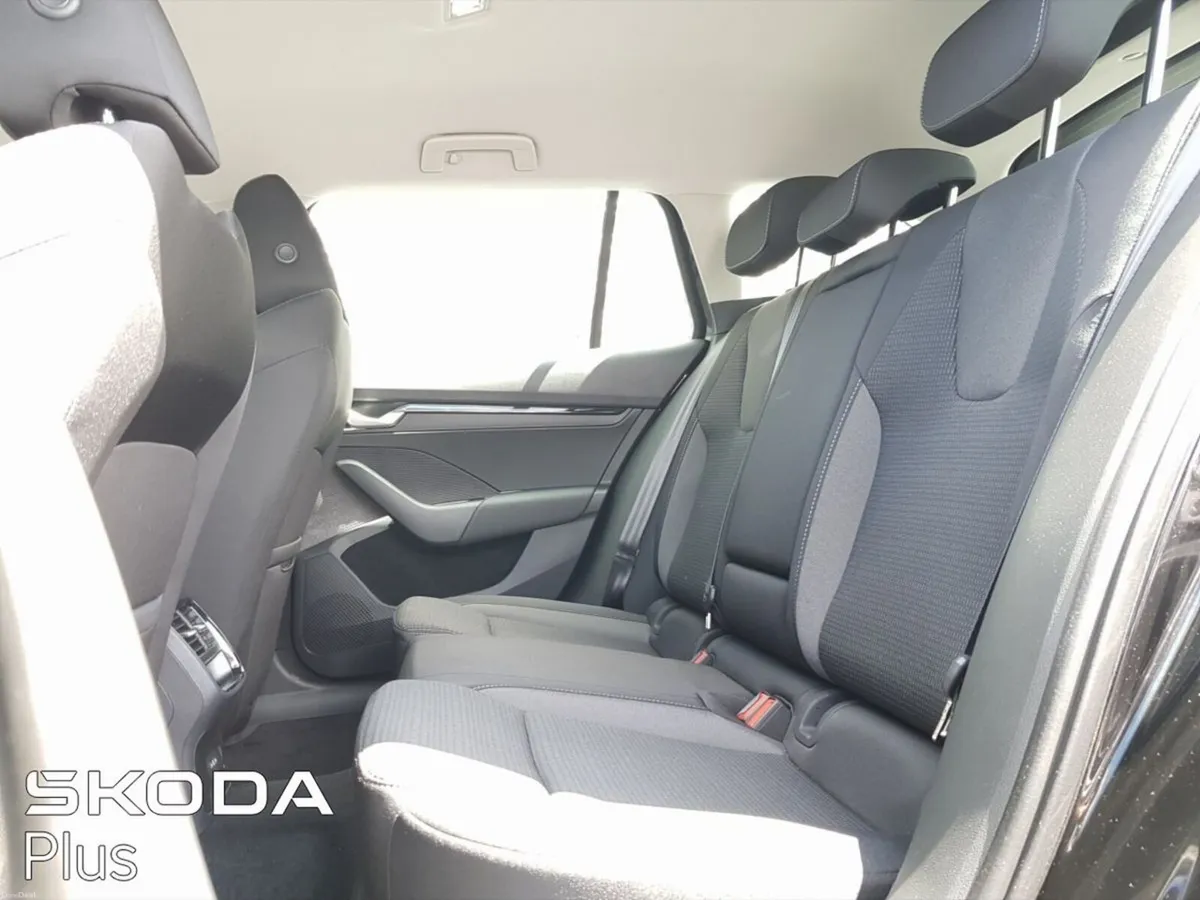 Skoda Octavia COMBI SELECTION 2.0TDI 150HP DSG - Image 6