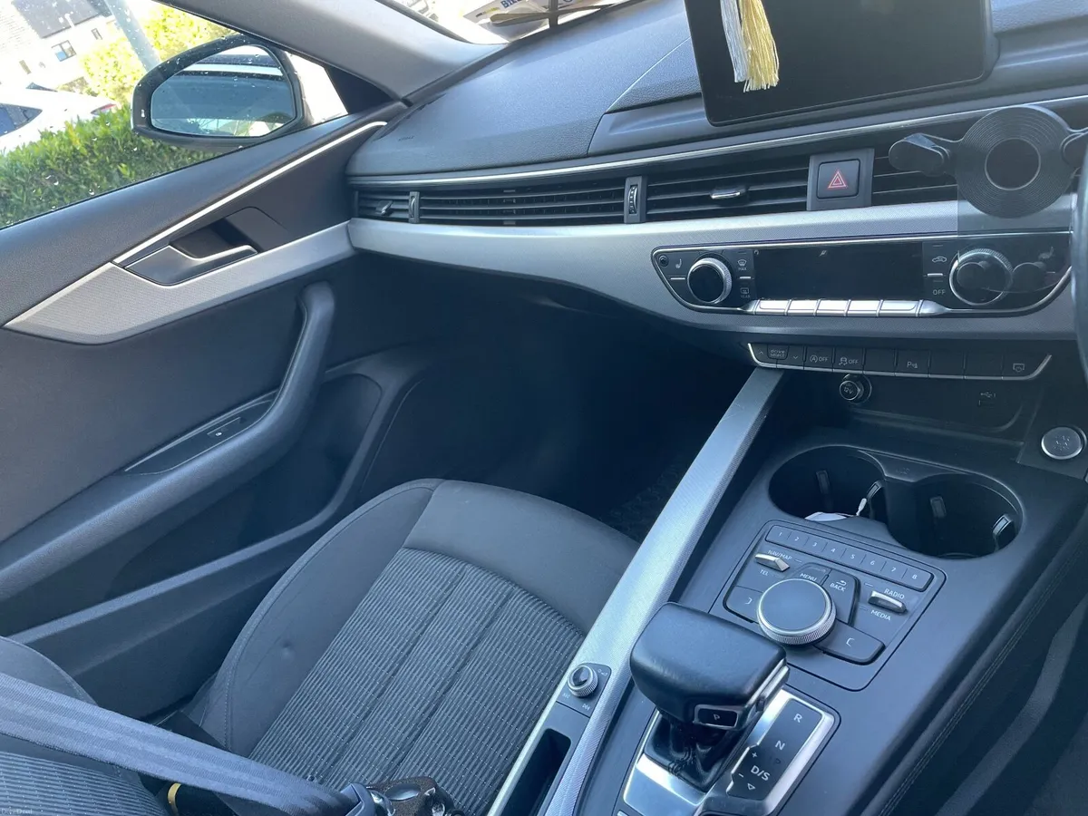 Audi A4 2019 - Image 4