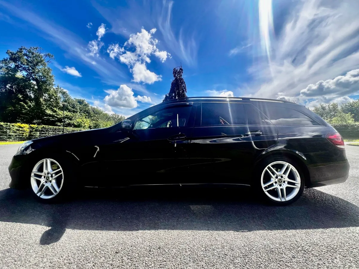 151 Mercedes E300 AMG Hybrid Nigh Edition Estate - Image 3