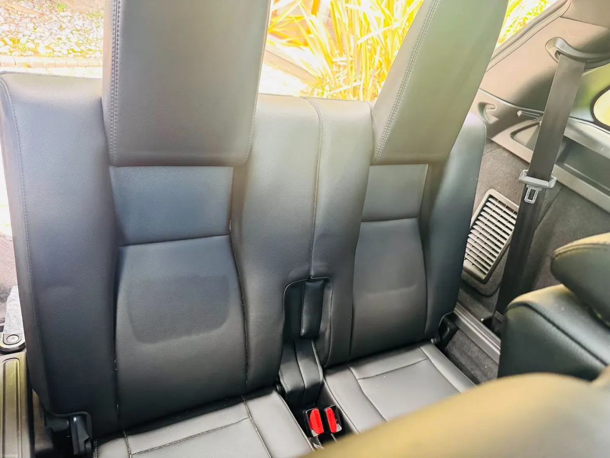 2019 LR  Discovery Sport AUTO  MEGA 7 Seater NI - Image 4