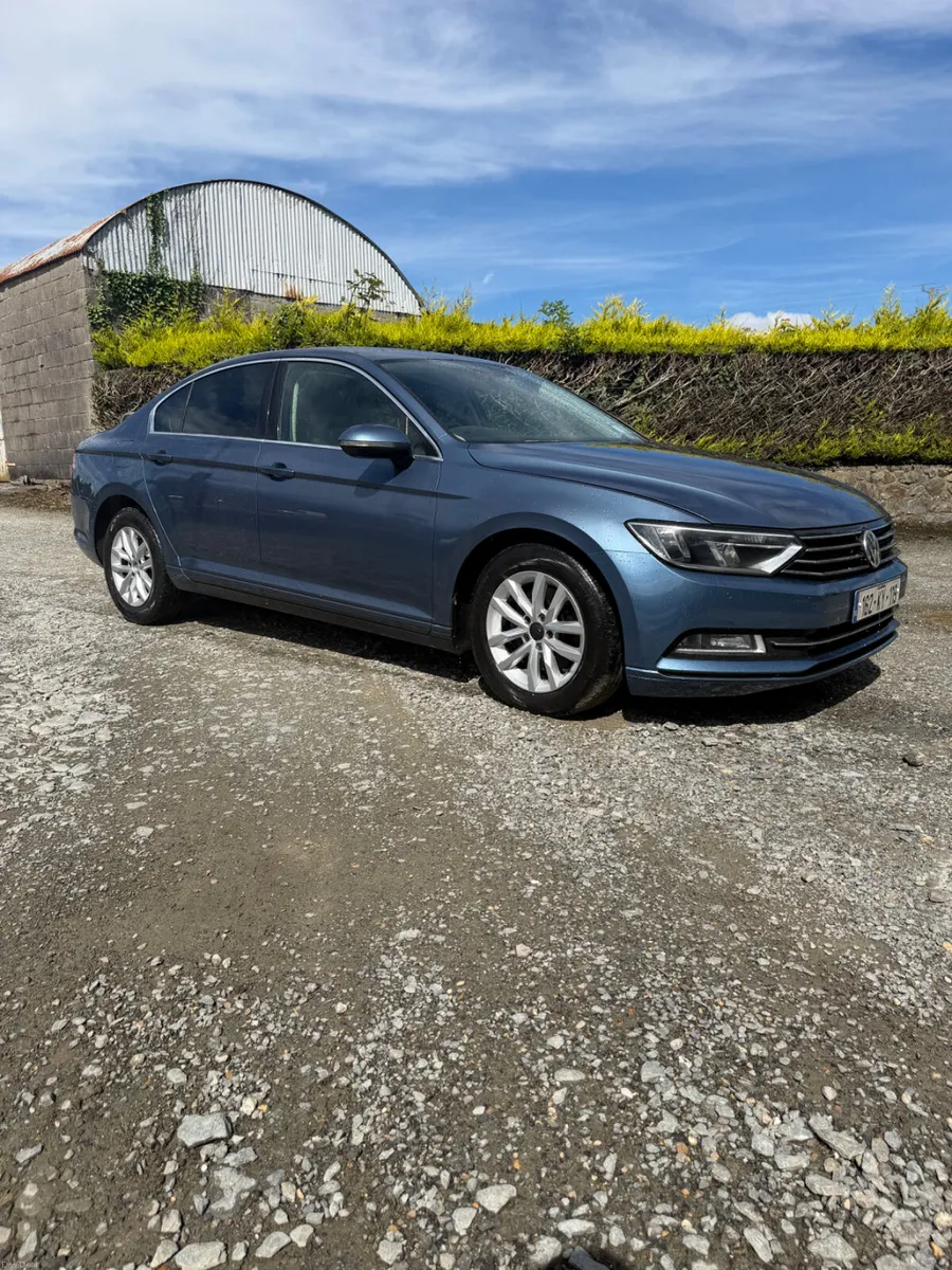 Volkswagen Passat 2016 - Image 1