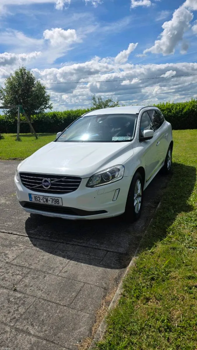2016 Volvo XC60 Lux Nav Automatic - Image 2