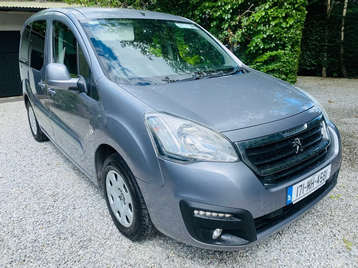 PEUGEOT PARTNER 4 SEAT + WHEELCHAIR 2017 (171) - Image 1