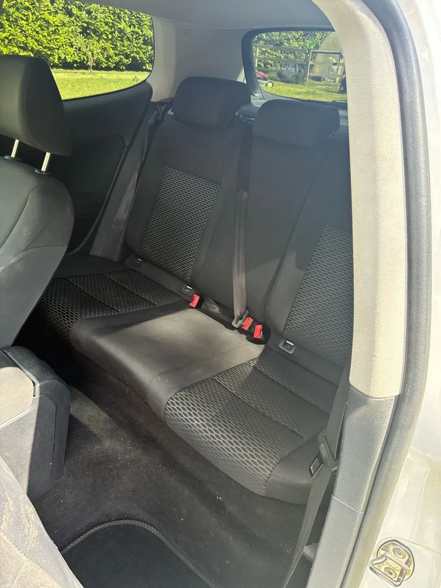 Volkswagen Golf - Image 4