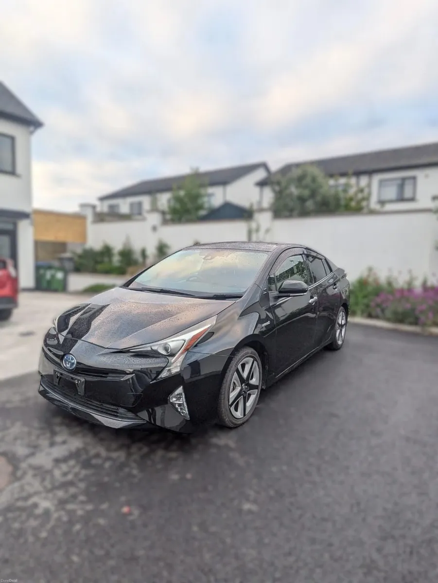 2018 Toyota Prius Hybrid S Touring | NCT May 2028 - Image 2