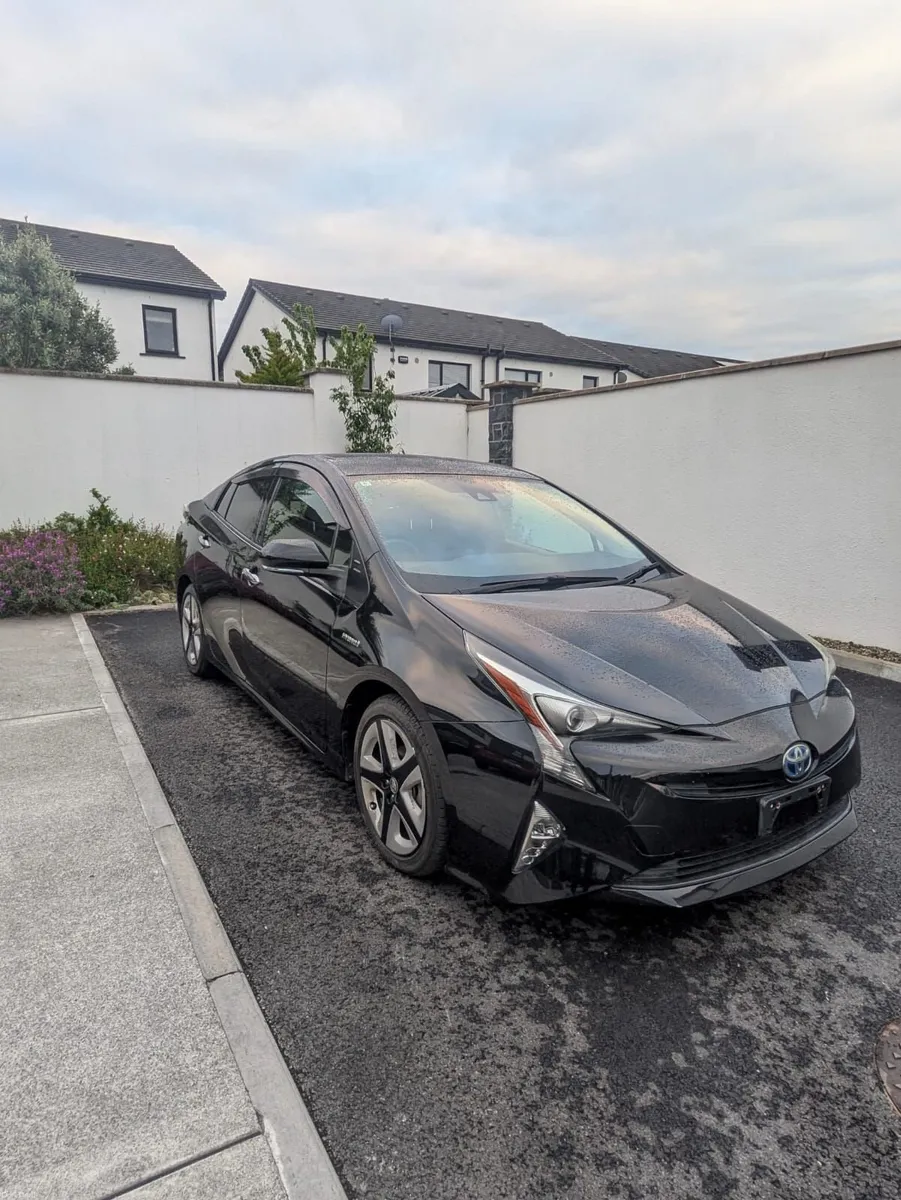 2018 Toyota Prius Hybrid S Touring | NCT May 2028 - Image 6
