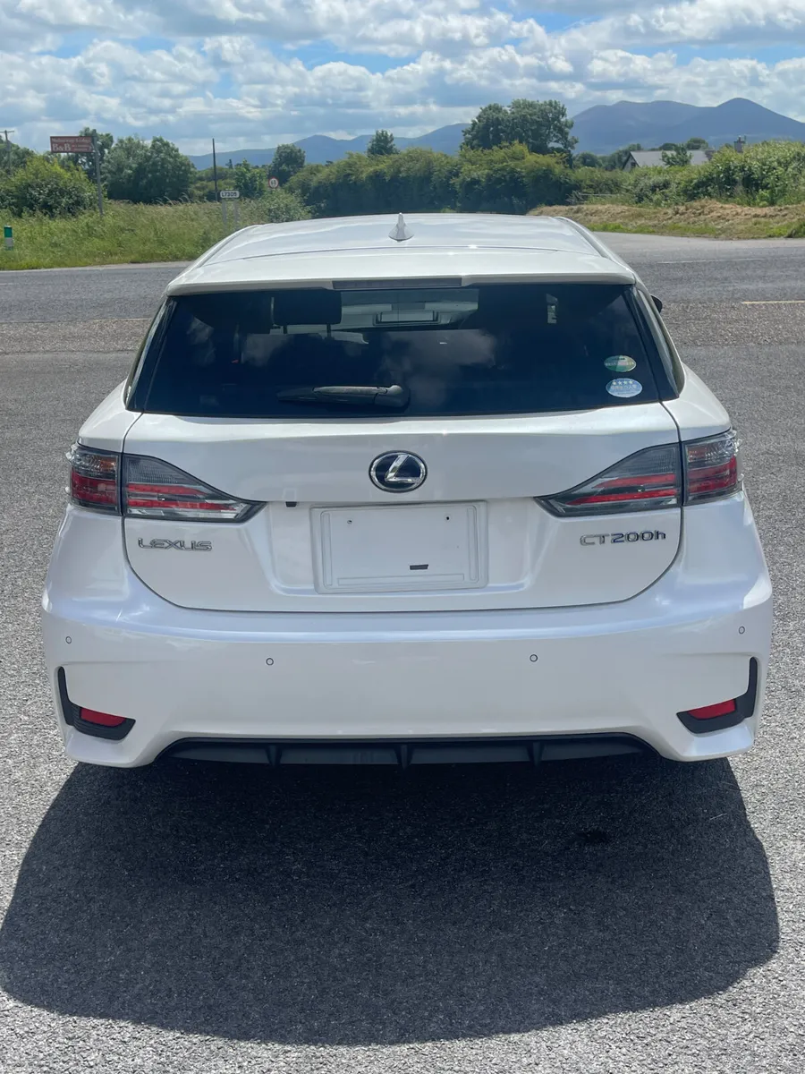 2016-1 Lexus CT - Image 6