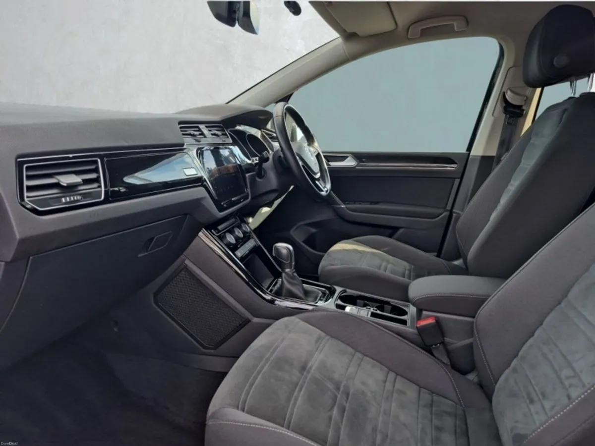 Volkswagen Touran ** 7 SEATER ** HIGHLINE ** AUTOM - Image 6