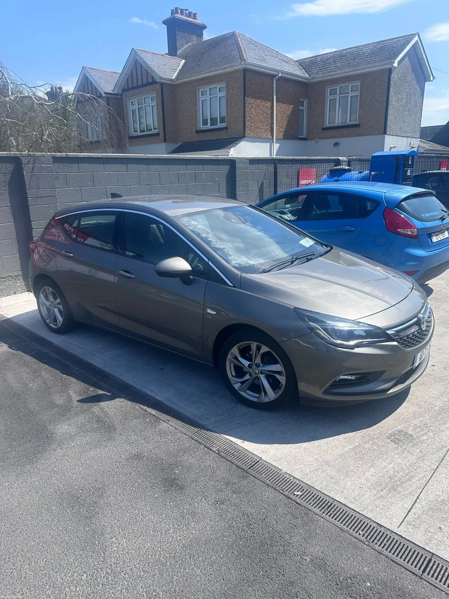 Vauxhall Astra K - Image 2
