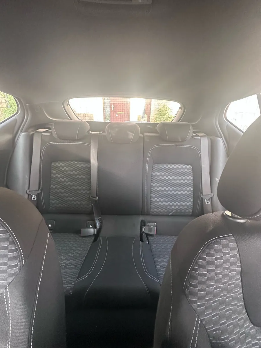 Vauxhall Astra K - Image 3