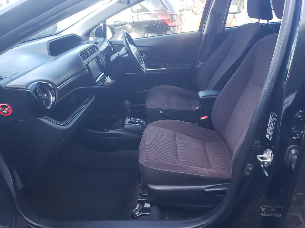 2015 G-model toyota Aqua - Image 4