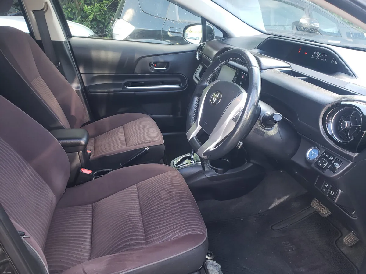 2015 G-model toyota Aqua - Image 5