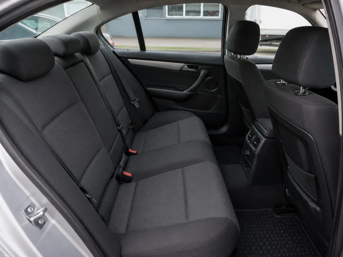Volkswagen Passat 2014 - Image 4