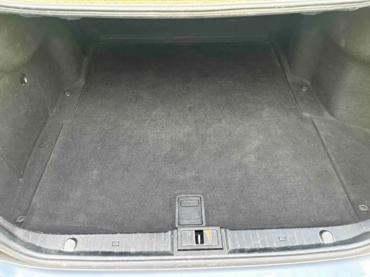 2005 Mercedes-Benz E-Class - Image 4