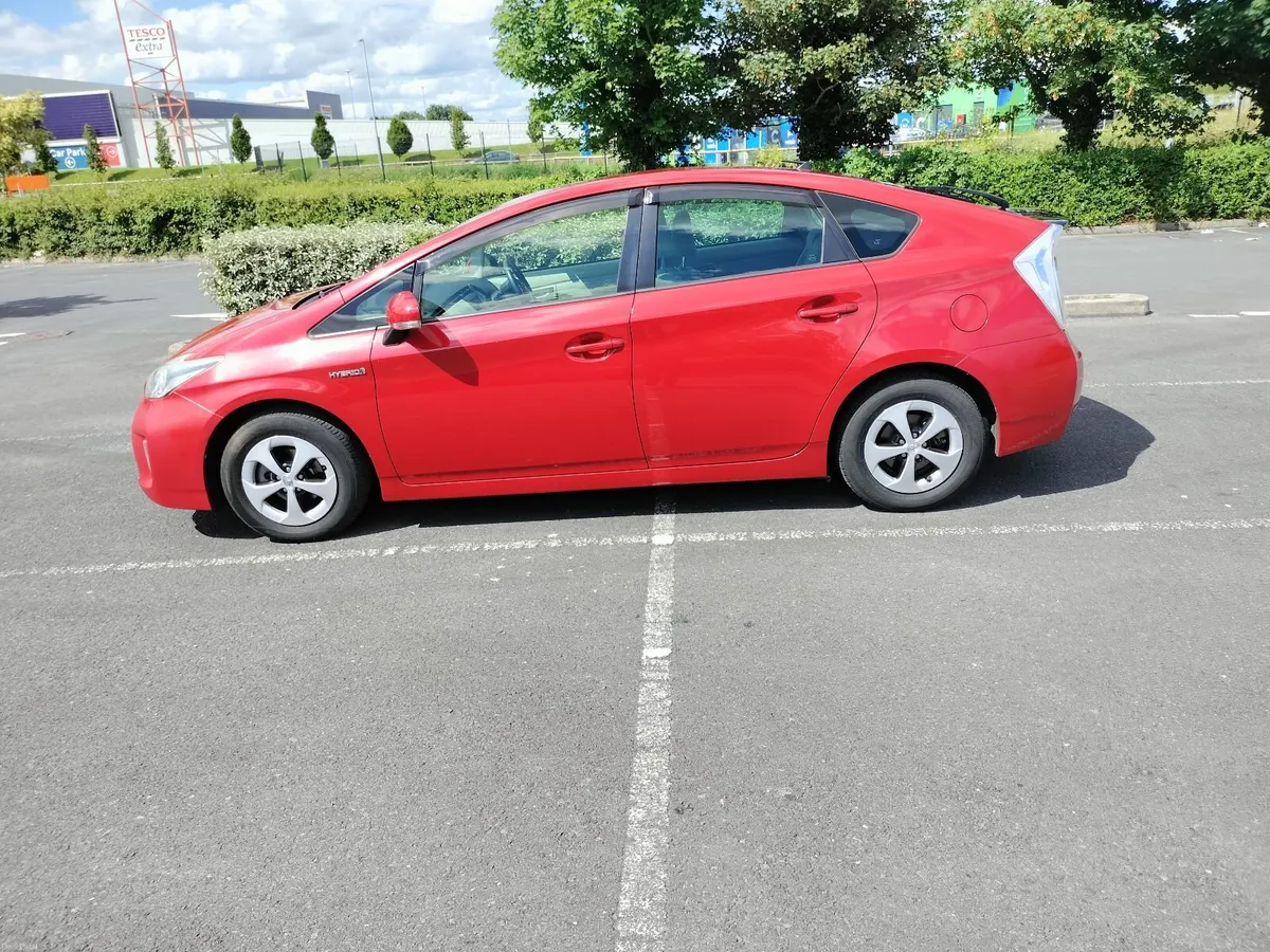 Toyota Prius 2012 Petrol Hybrid Automatic - Image 1
