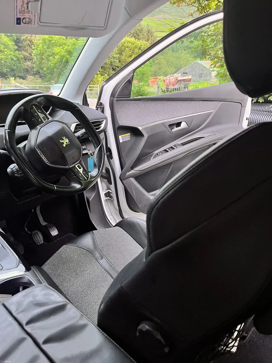 Peugeot 5008 2018 - Image 3