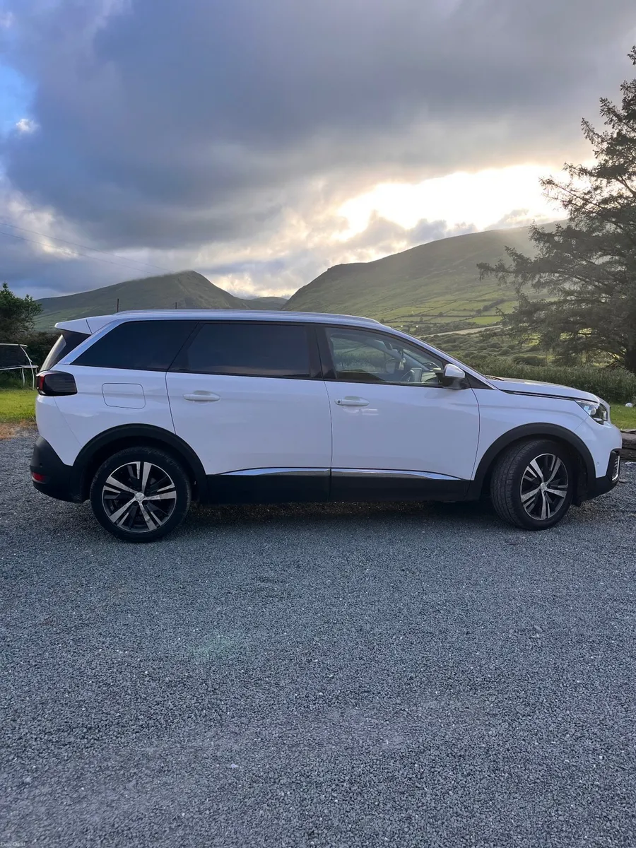 Peugeot 5008 2018 - Image 1