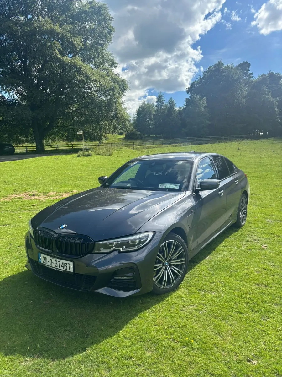 BMW 3-Series 2021 - Image 1