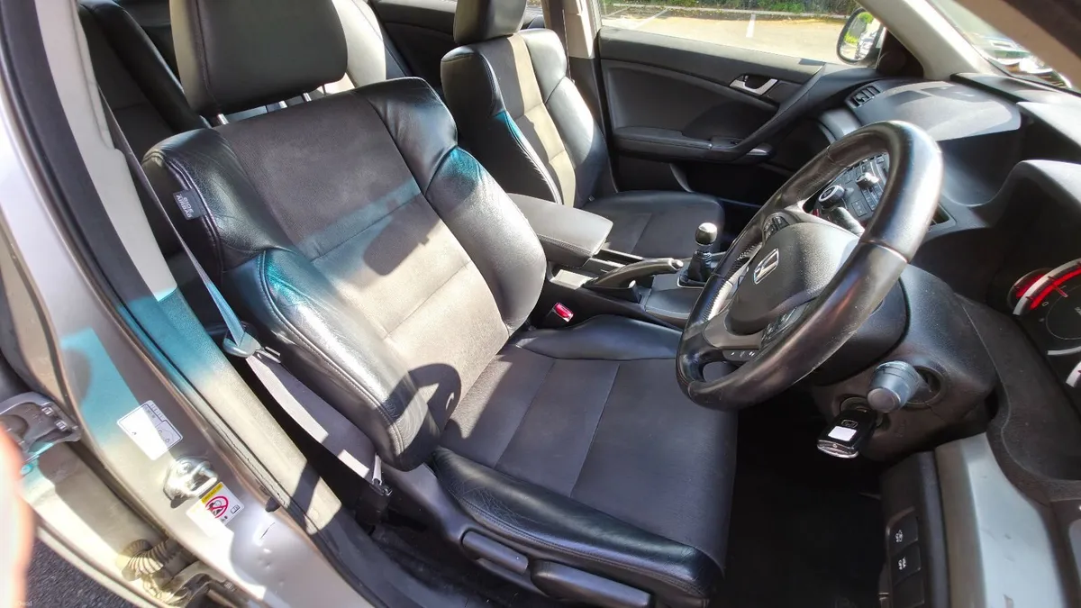 Honda Accord 2009 - Image 3