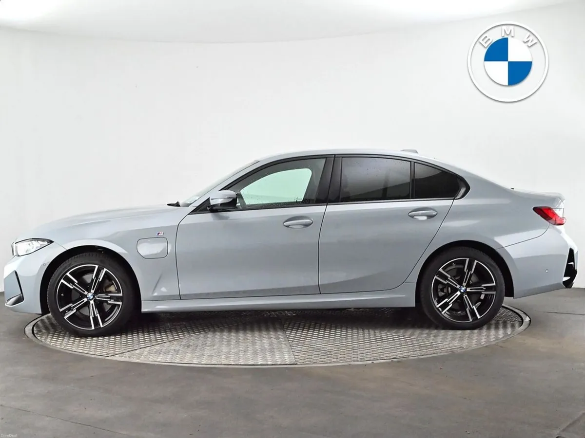 BMW 3-Series 330e M Sport Saloon - Image 3