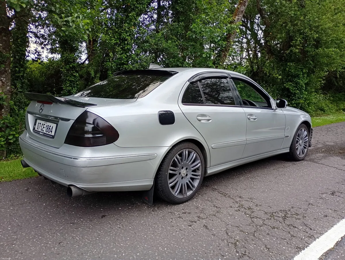 Mercedes-Benz E-Class 2007 - Image 2