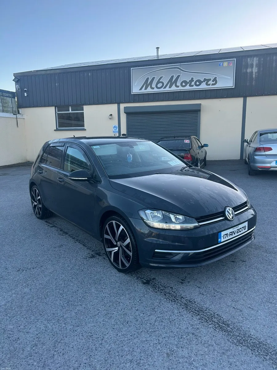 2017 Volkswagen Golf - Image 2